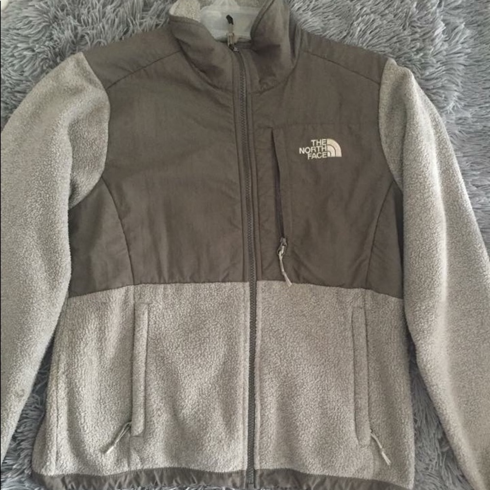 Beige Northface Fleece